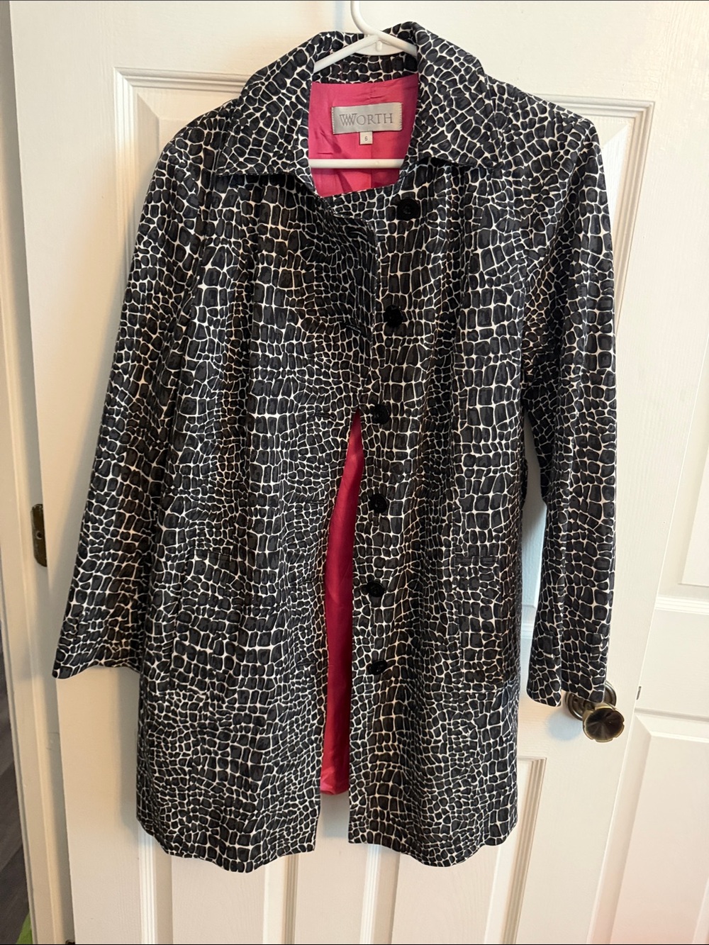 Worth Black & White Giraffe-Print Trench Coat w/ Pink Lining- Women’s Size 6